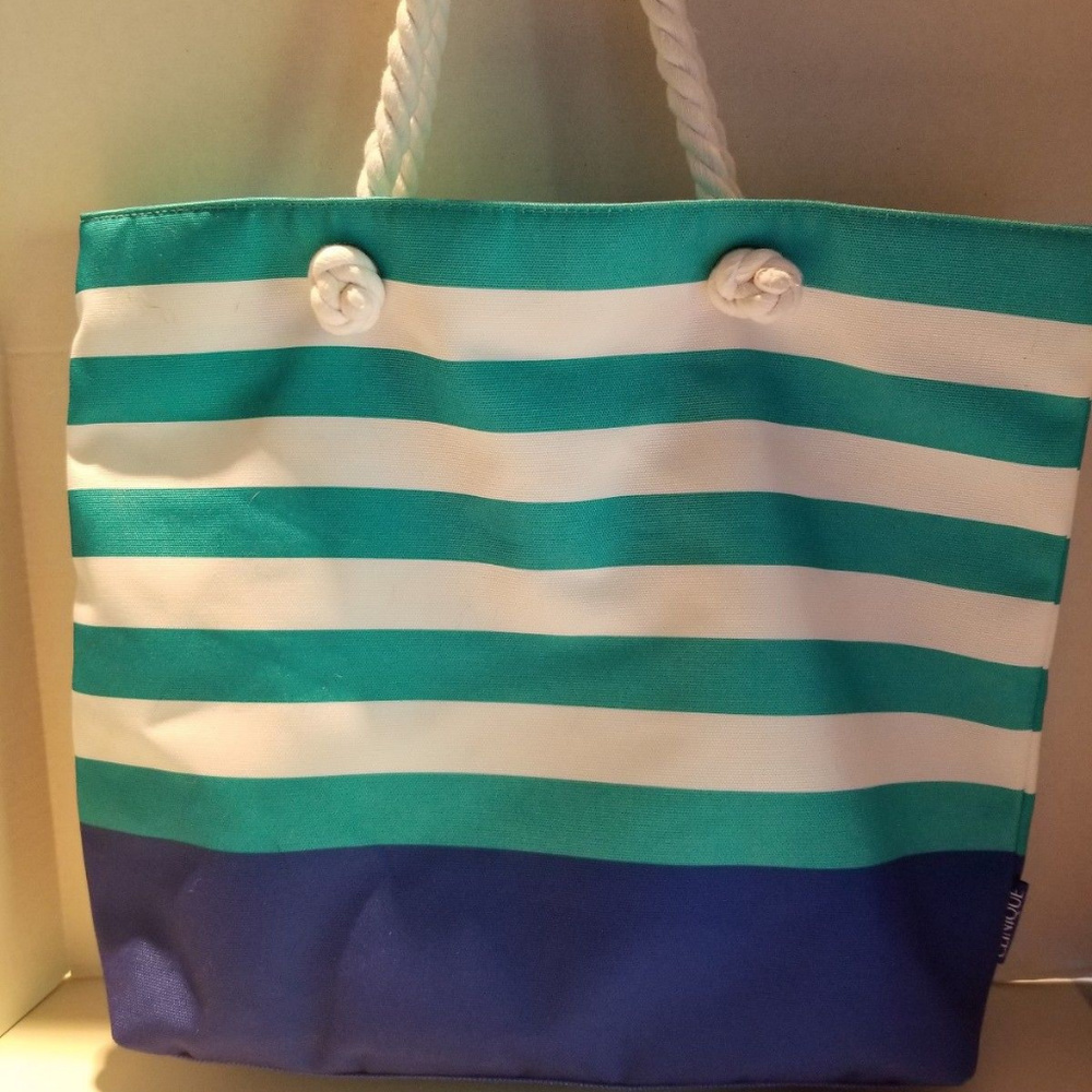 NEW! CLINIQUE NAUTICAL THEMED TOTE
